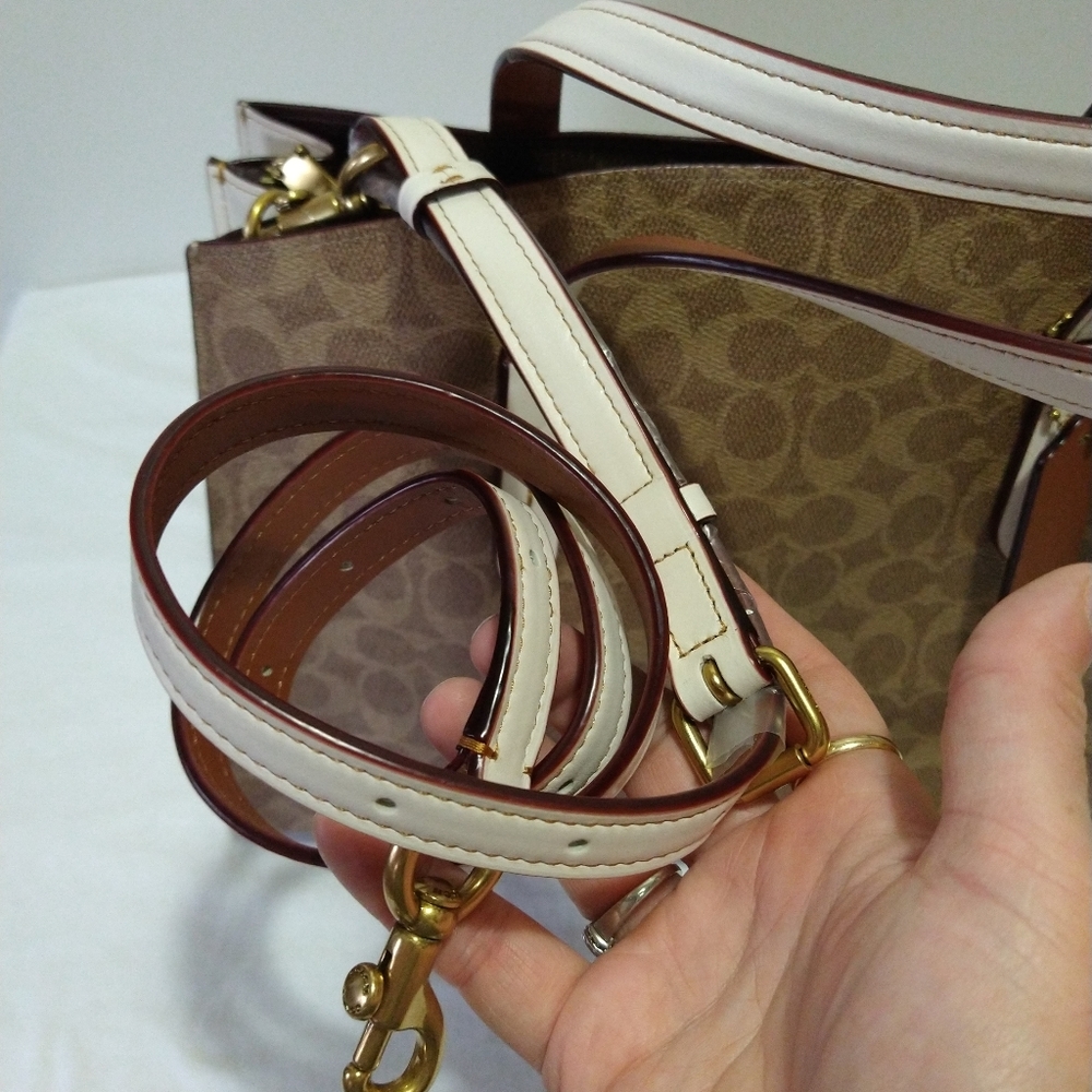 Sold**Charlie Carry All Signature "C" Tote Bag - Picture 3 of 16